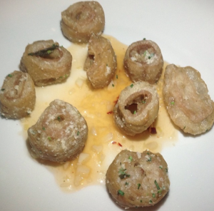 Rolled pork anus